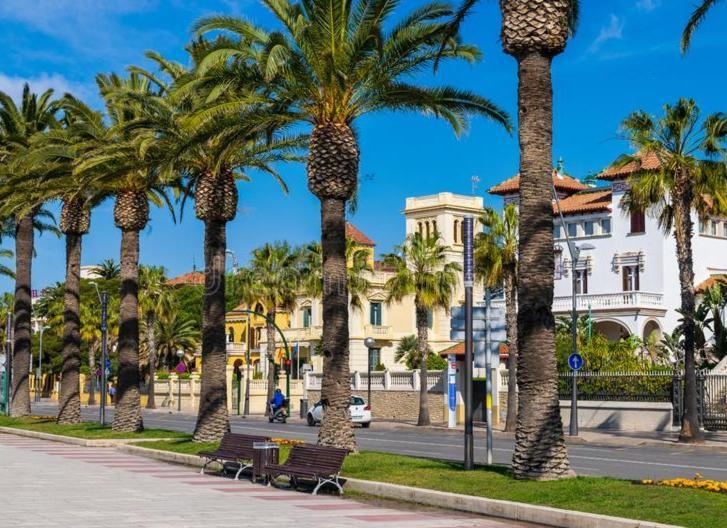 Apartamentos Intersalou Priorat エクステリア 写真