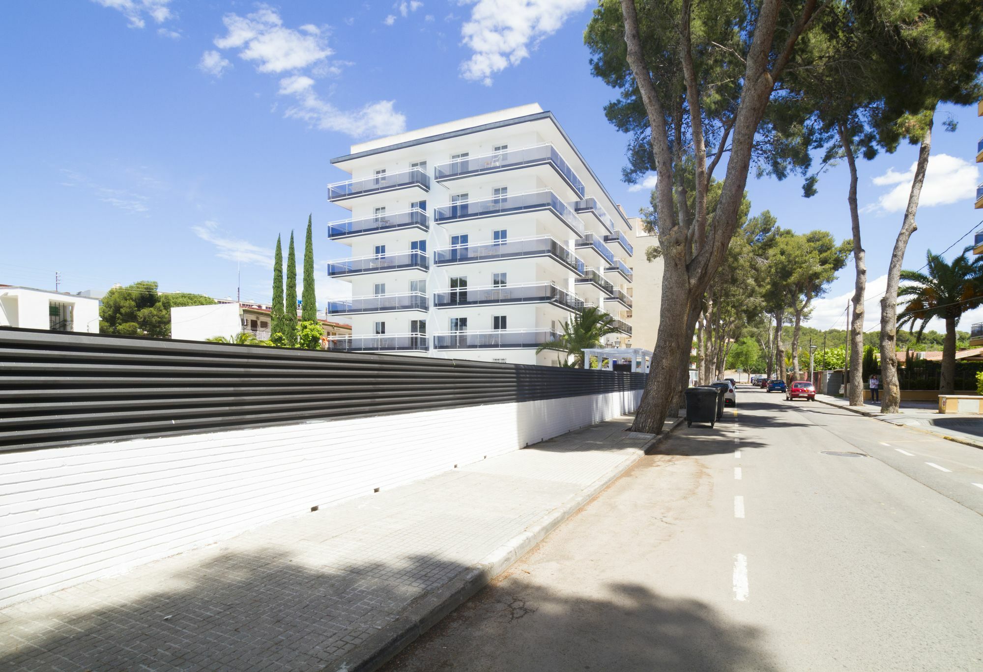 Apartamentos Intersalou Priorat エクステリア 写真