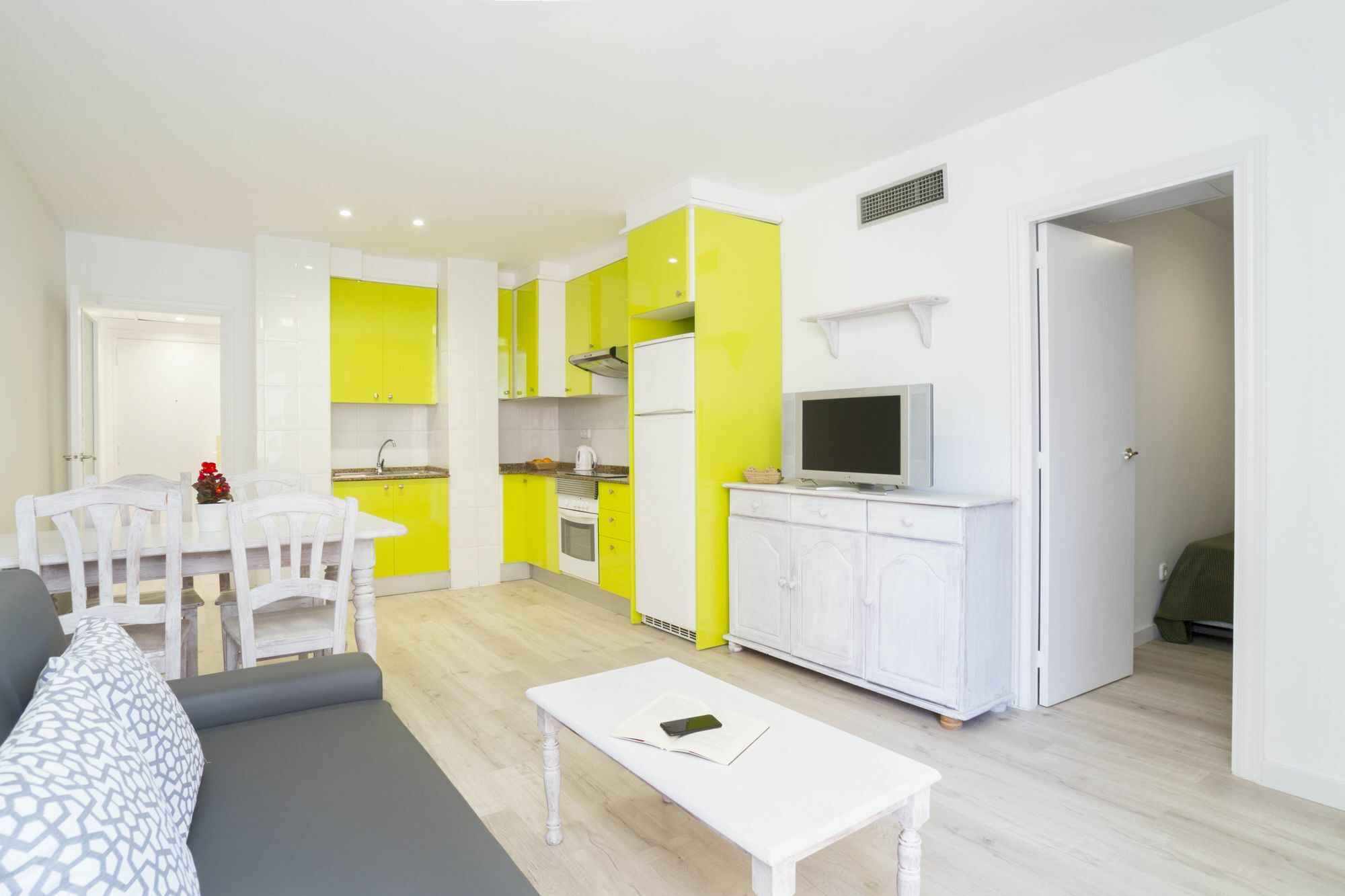 Apartamentos Intersalou Priorat エクステリア 写真